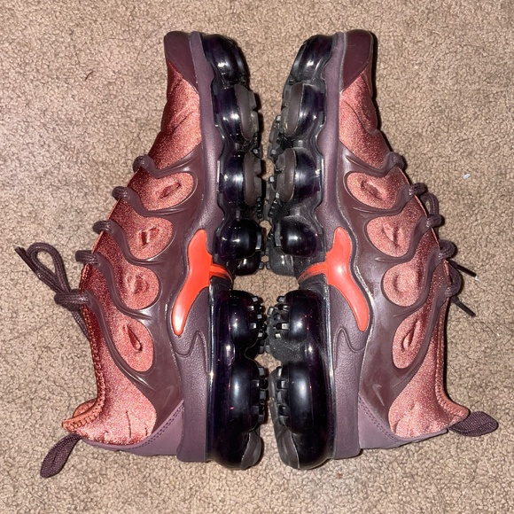 Shoe - Picture 1 of 2